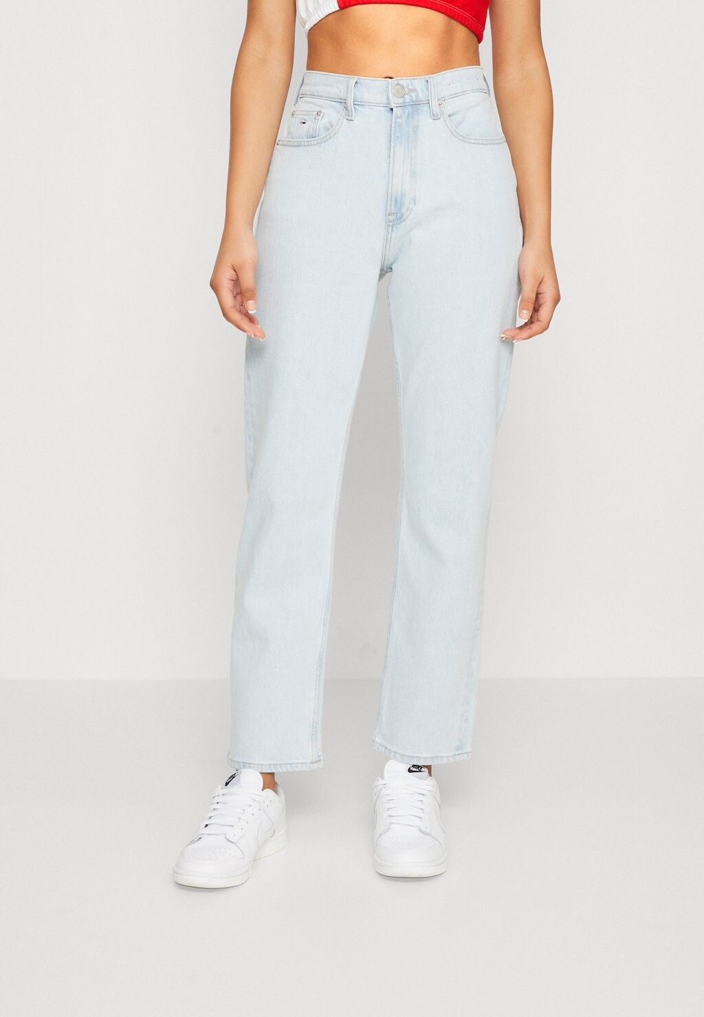 

Джинсы прямого кроя Tommy Jeans