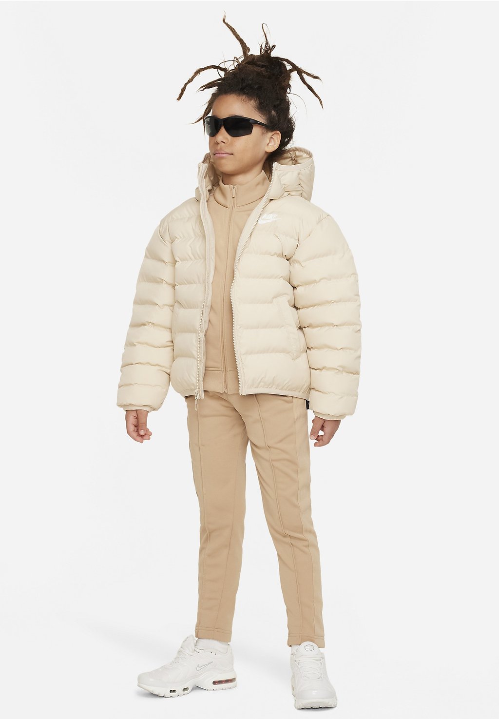 Куртка зимняя Nike Sportswear, цвет sand drift sand drift white цена и фото