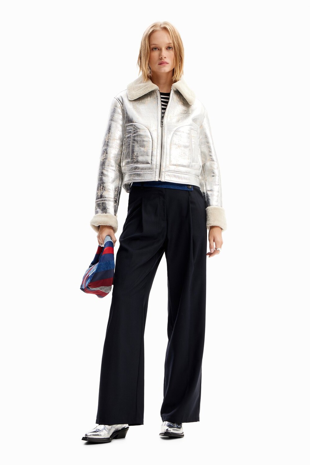 

Легкая куртка CHAQ LONDRES Desigual, посеребренный