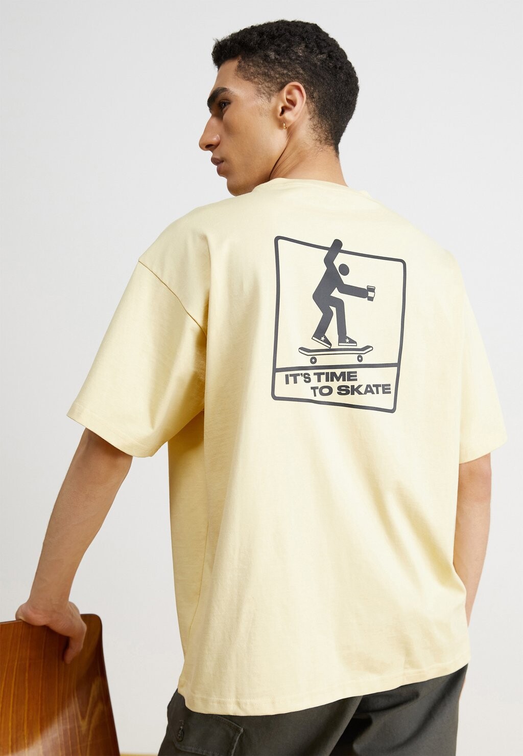 

Футболка с принтом SKATEBOARD POCKET TEE Converse, открытый кунжут