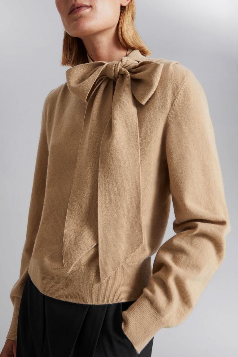 

Свитер из мериносовой шерсти с завязками H&M, бежевый