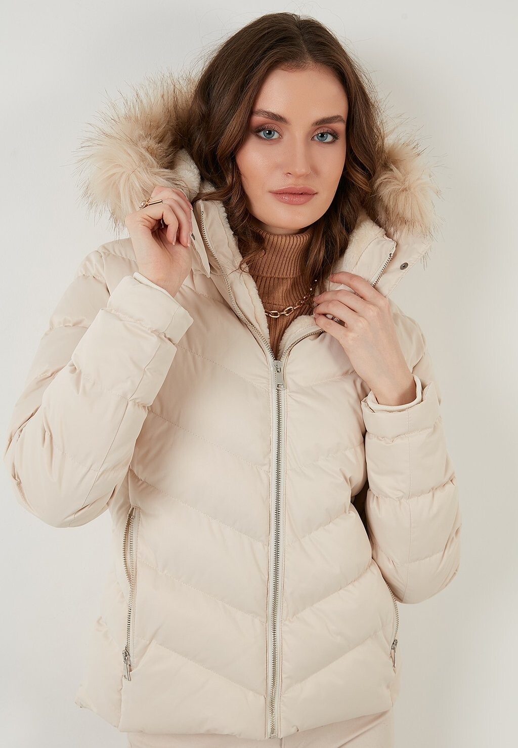 

Зимняя куртка LELA