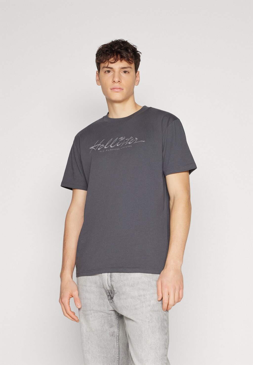 

Футболка с принтом TONAL TECH LOGO Hollister Co., цвет asphalt