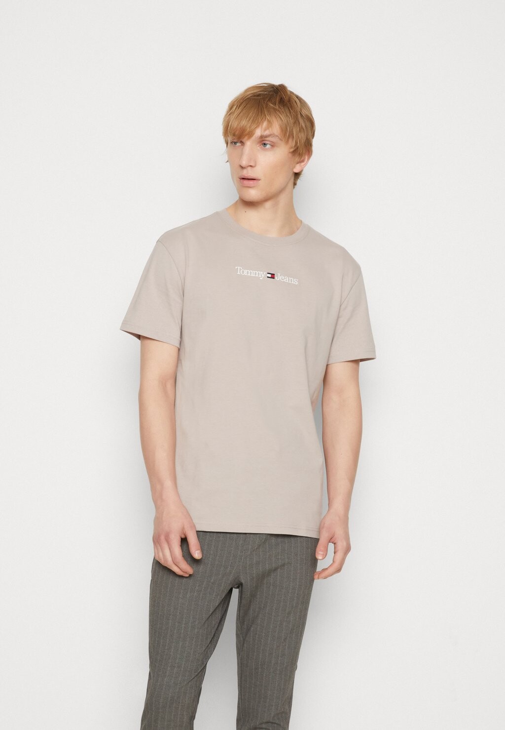 

Футболка с принтом Tommy Jeans, хаки