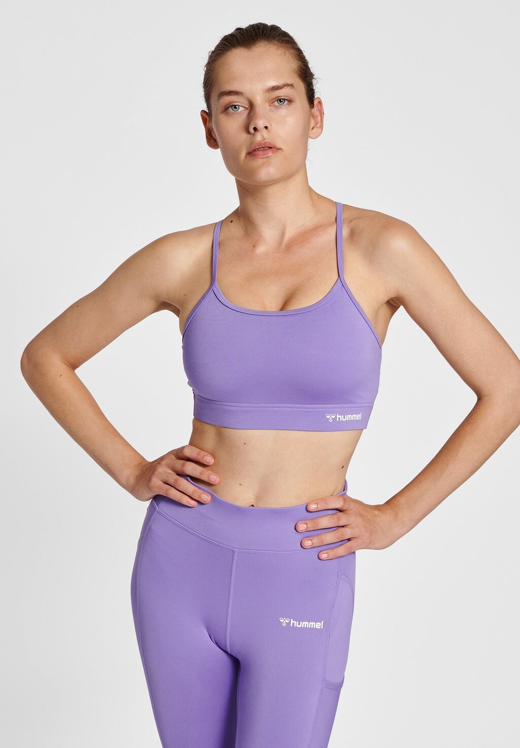 

Спортивный бюстгальтер с легкой поддержкой Hummel