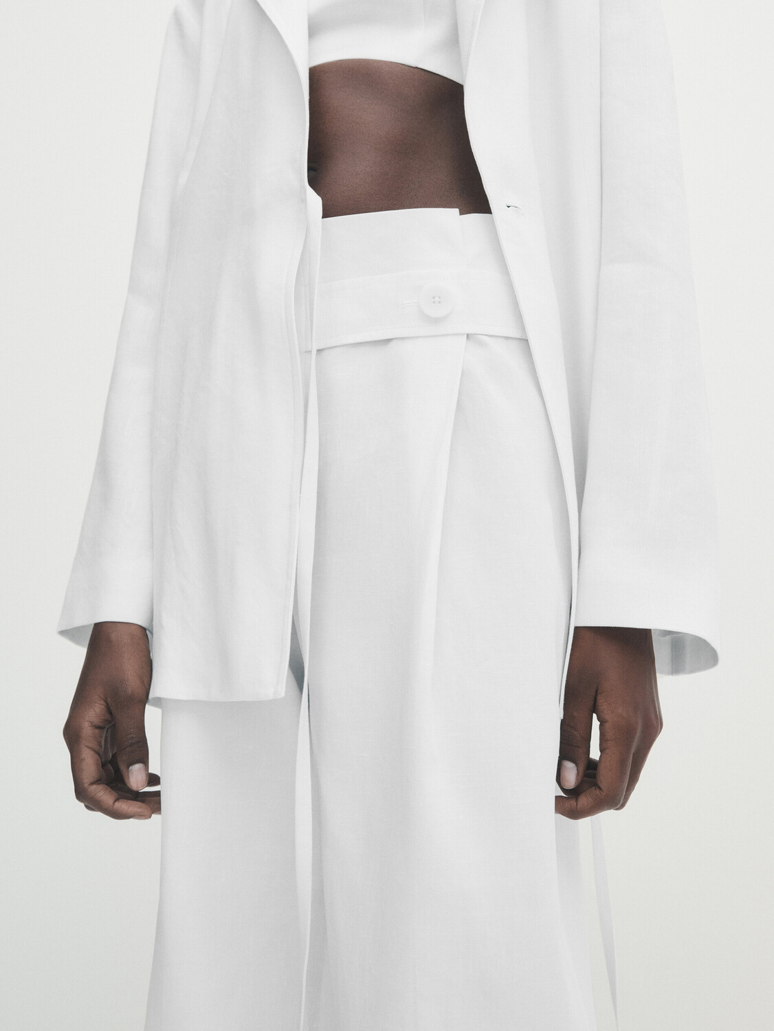 

Широкие брюки из вощеного льна с пяточкой на пуговицах Massimo Dutti, белый