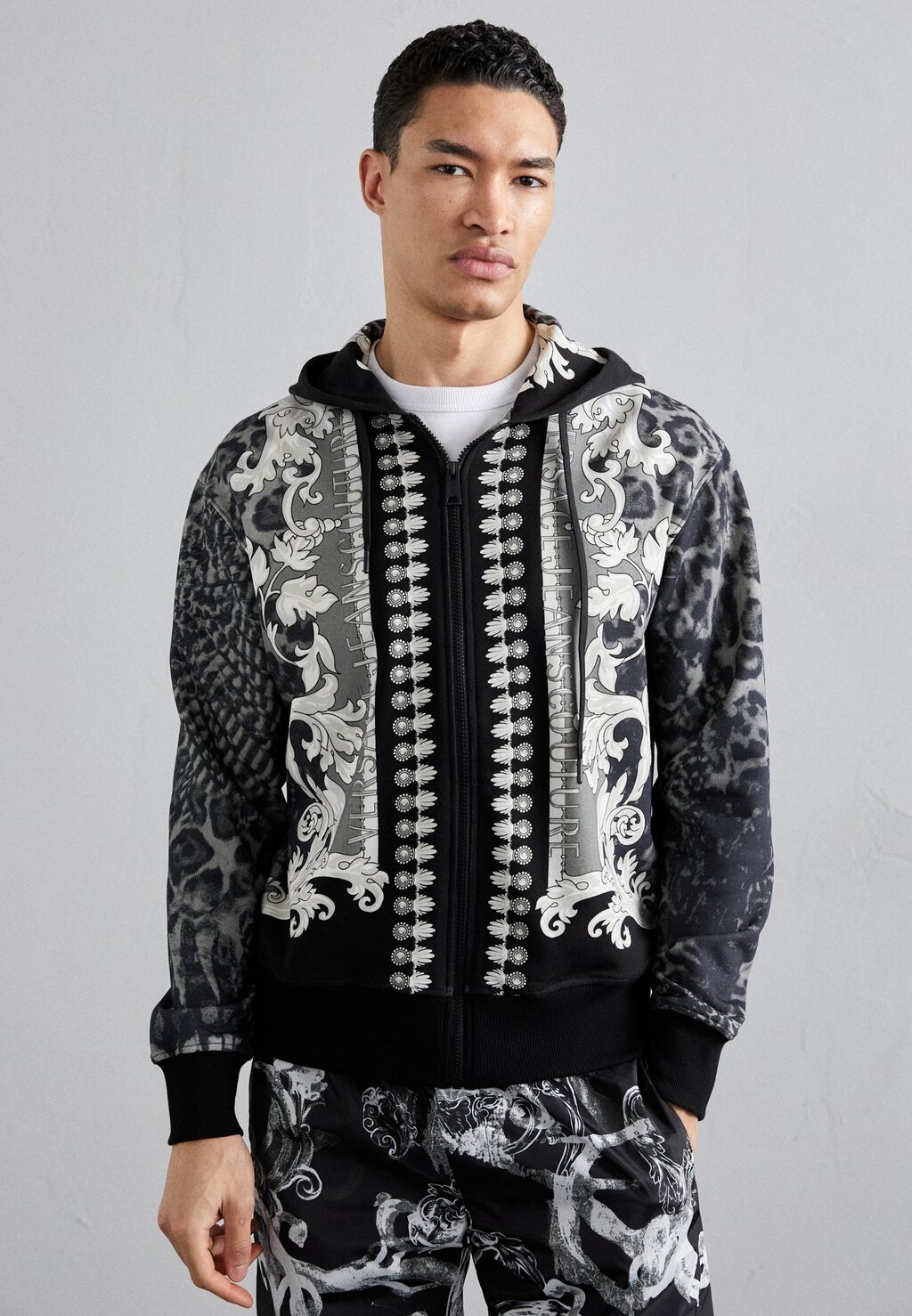 

Толстовка на молнии BAROC Versace Jeans Couture, черный