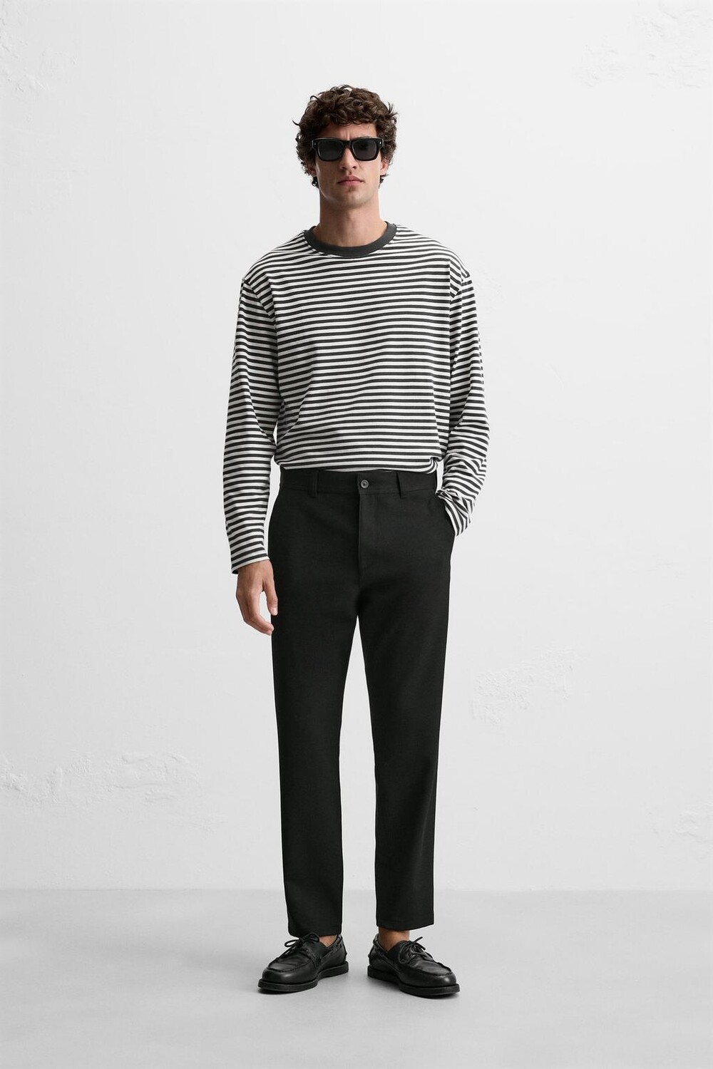 

Комфортные брюки с текстурой ZARA, черный