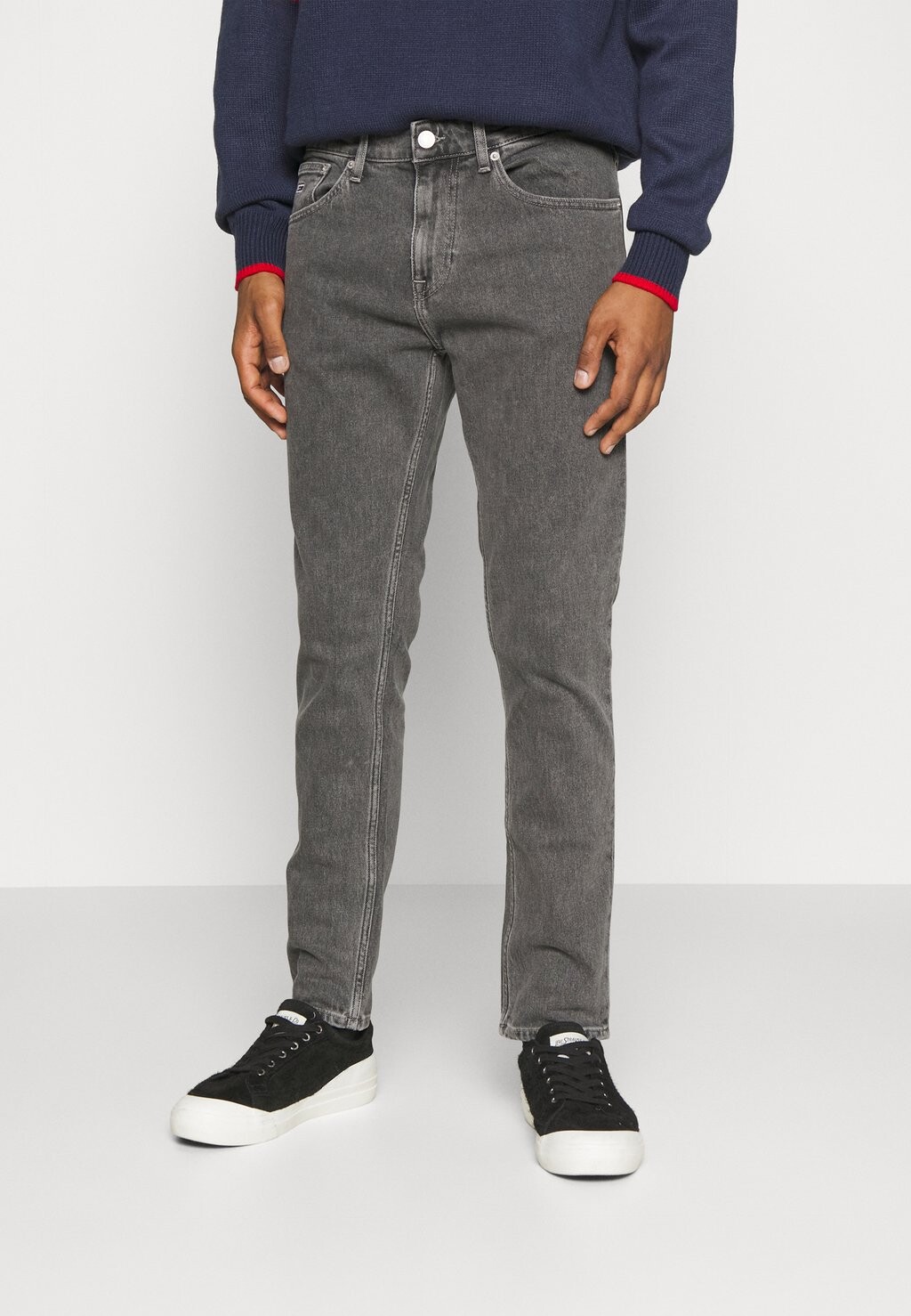 

Джинсы Tapered Tommy Jeans