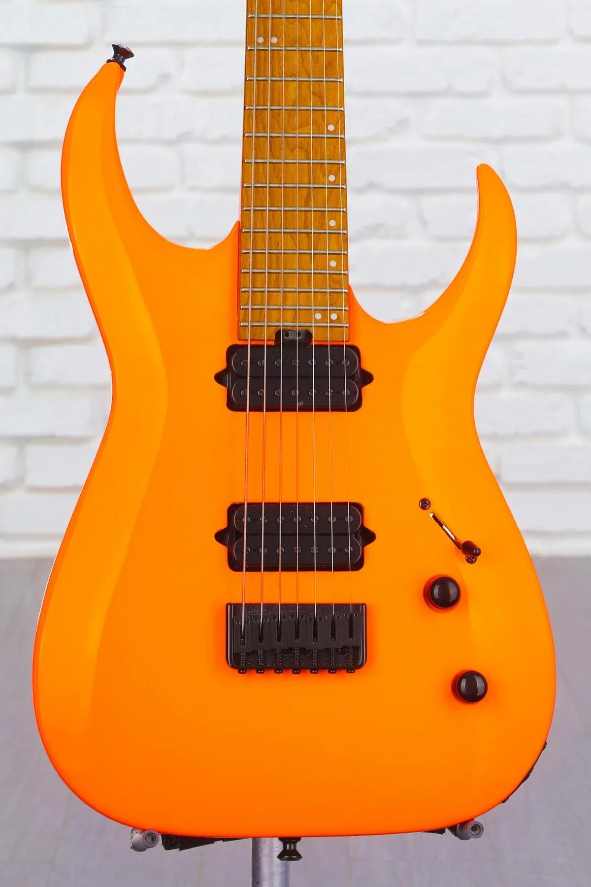 

Jackson Pro Series Signature Миша Мансур Джаггернаут HT7 — неоновый оранжевый