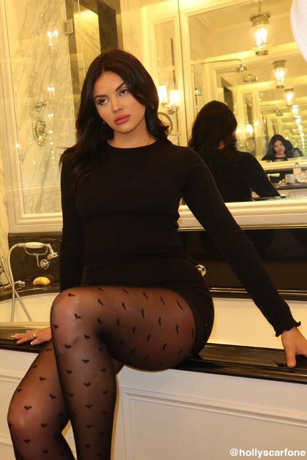

Топ с длинными рукавами и каймой салатового цвета в рубчик Forever 21, черный