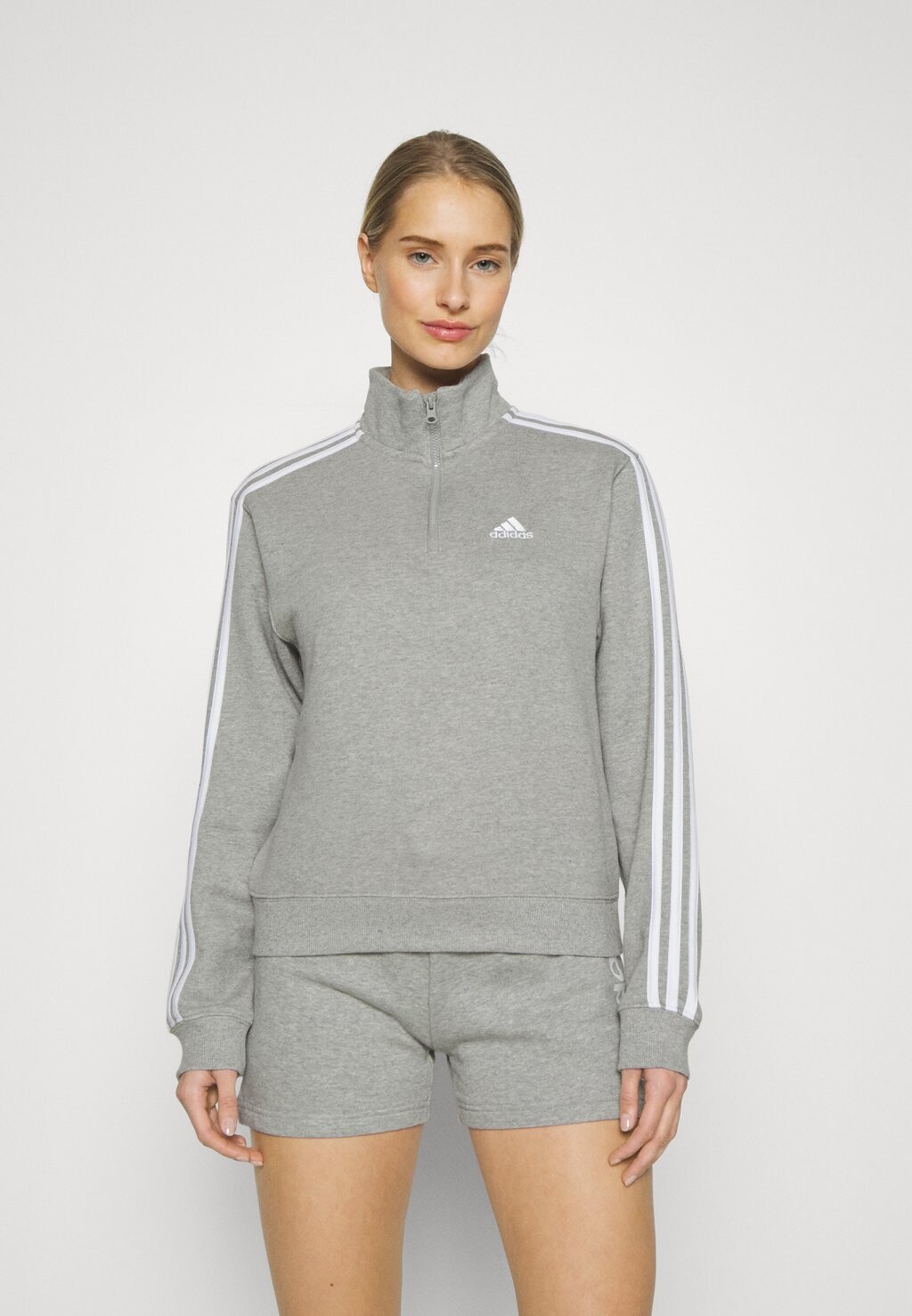 

Толстовка Adidas