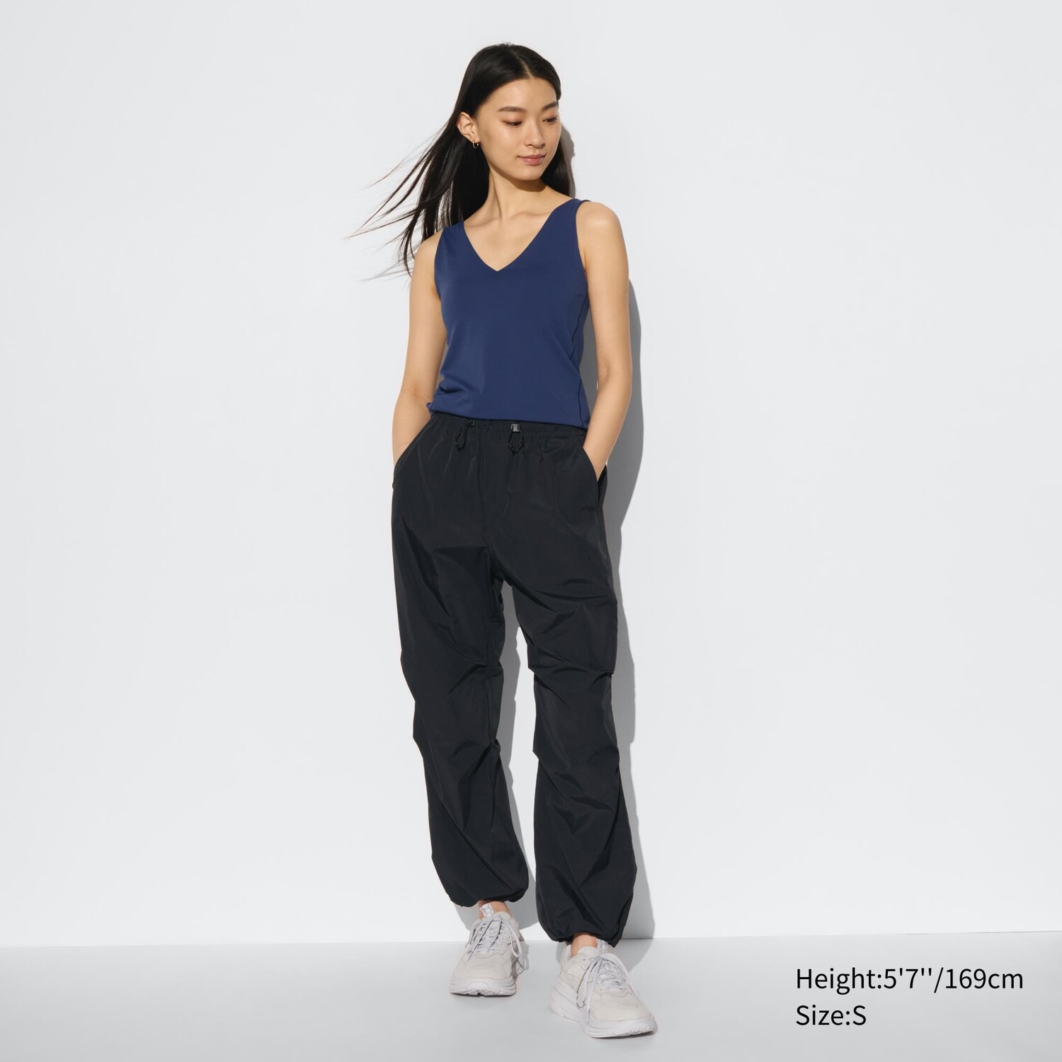 

Брюки-парашюты с уф-защитой UNIQLO, черный