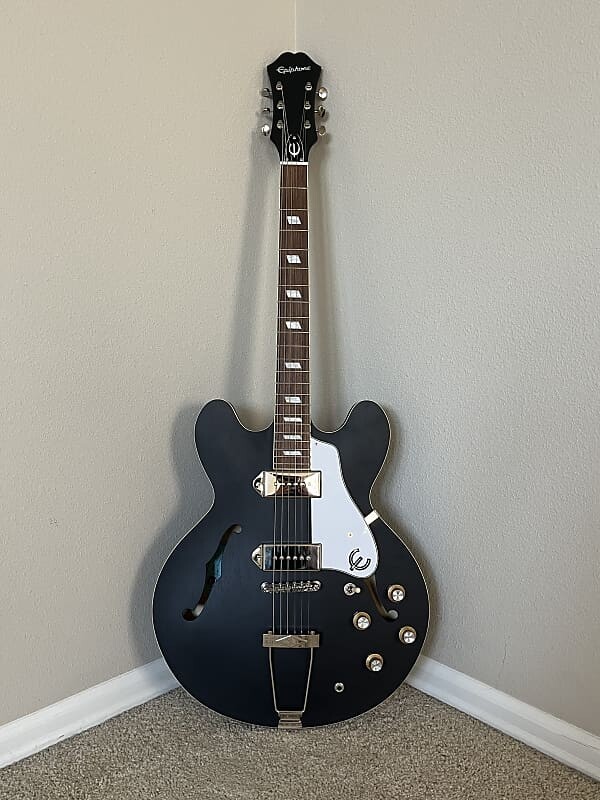 

Электрогитара Epiphone Casino Worn 2020 - Present - Worn Ebony