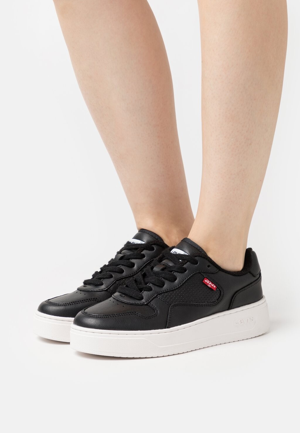 

Кроссовки Levi's