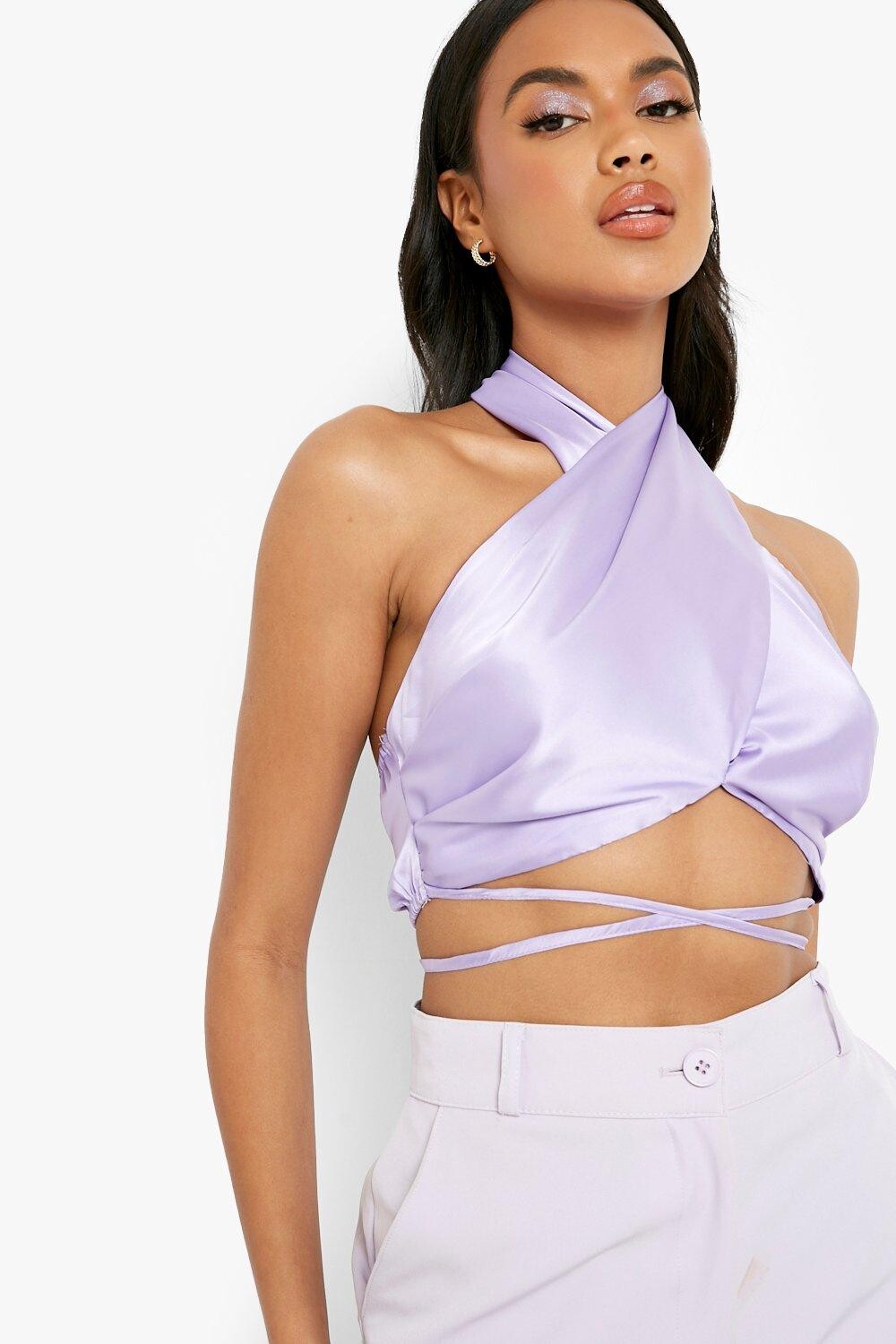 

Атласный топ с крестом на холодке Boohoo, сиреневый