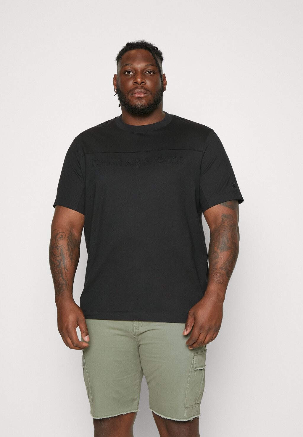 

Базовая футболка Institutional Embossed Tee Calvin Klein, черный