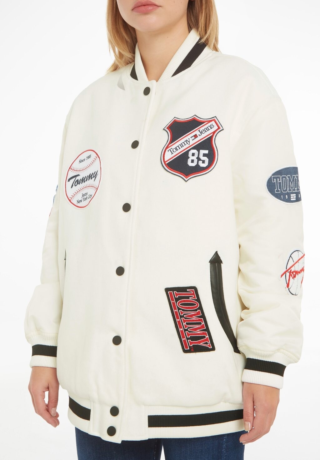 

Куртка-бомбер Tommy Jeans