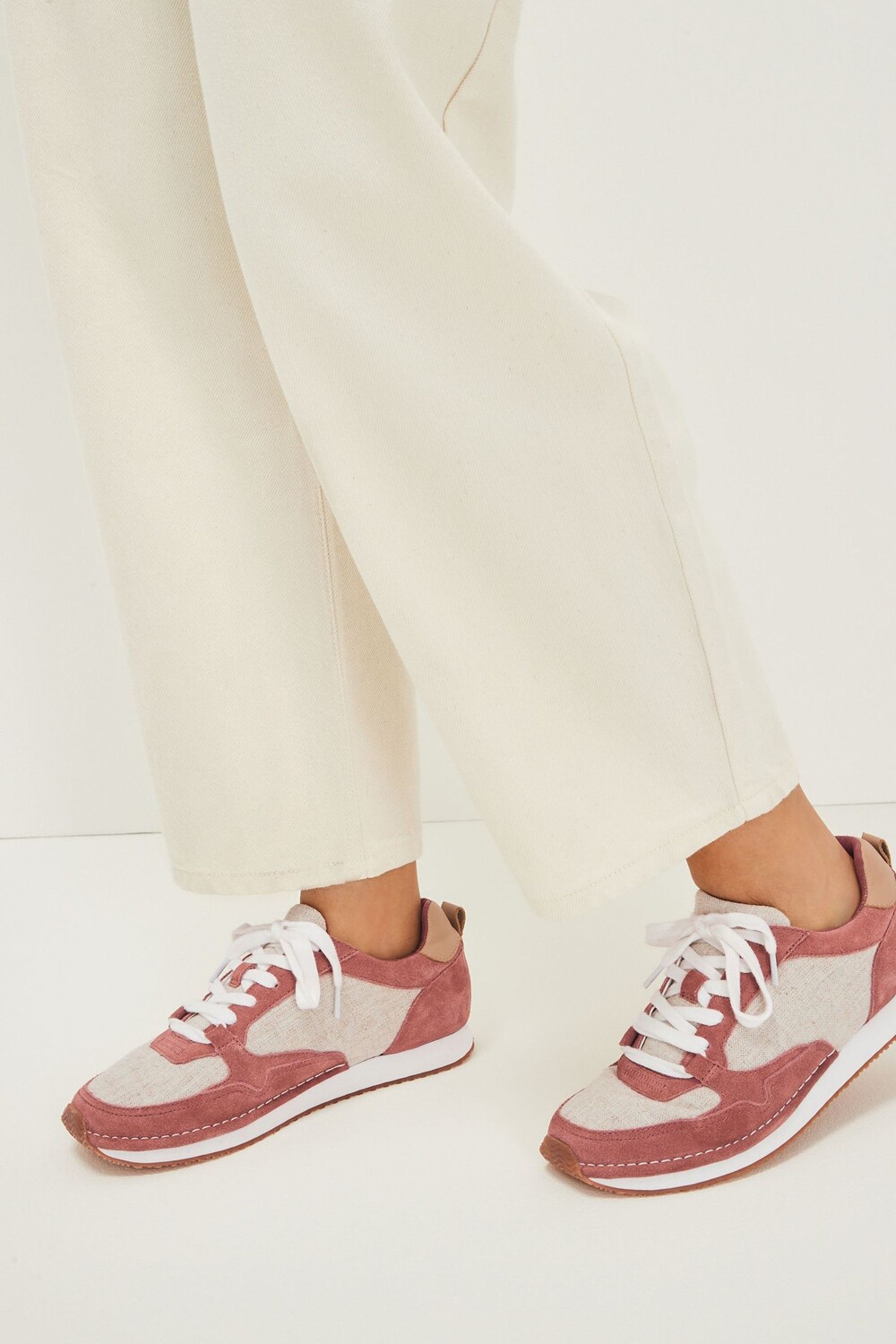 

Спортивные кроссовки Forever Comfort Retro Jogger со строчкой Next, розовый