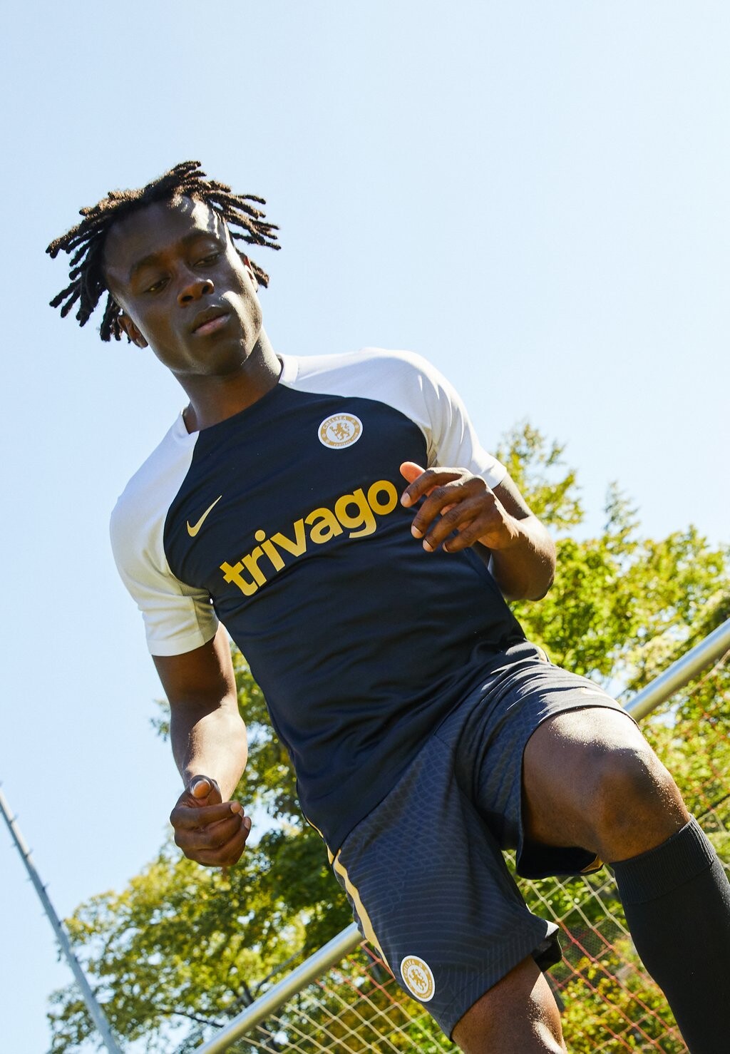 

Спортивная футболка Cfc M Nk Df Strk Ss Top K Nike, цвет pitch blue/club gold