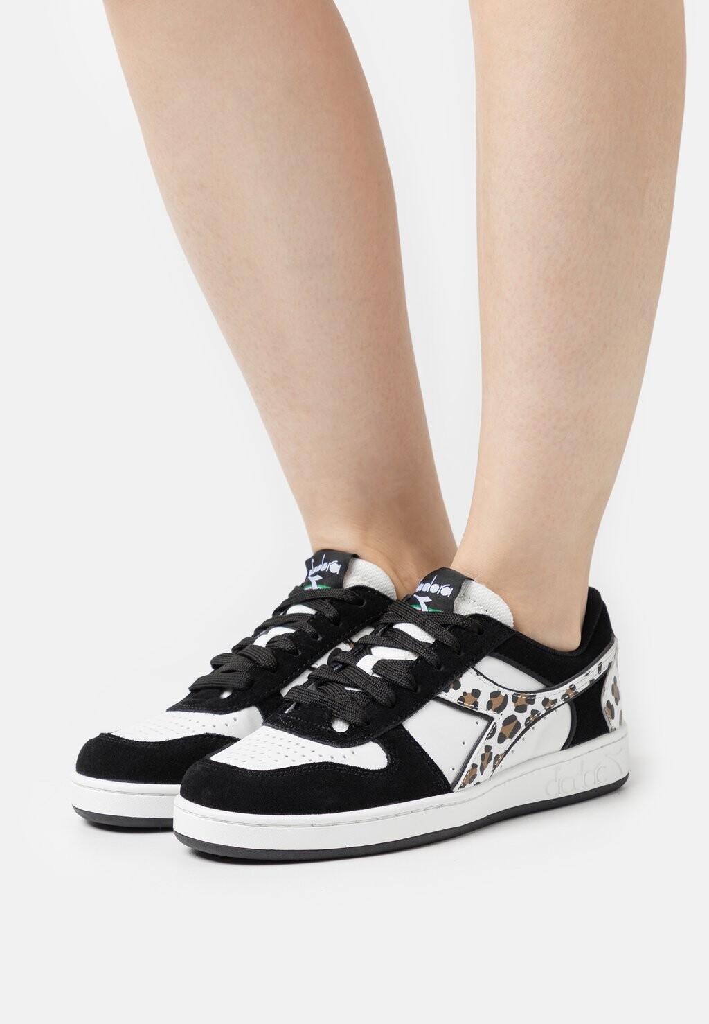 

Кроссовки Diadora