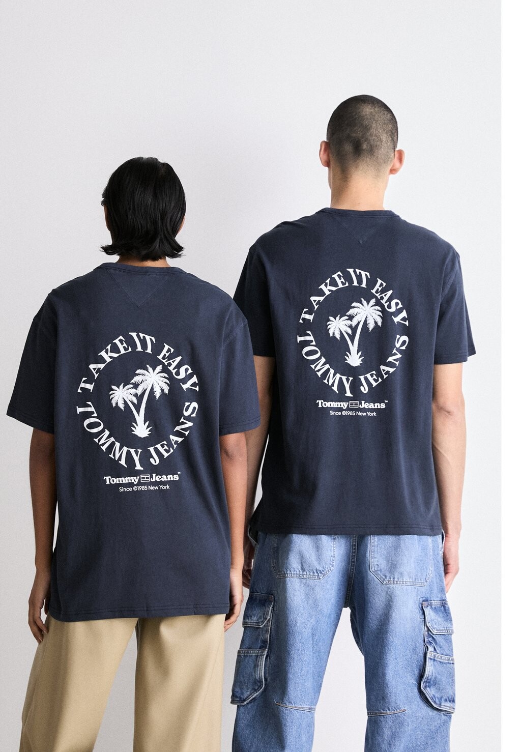 

Футболка с принтом NOVELTY GRAPHIC TEE UNISEX Tommy Jeans, цвет dark night navy