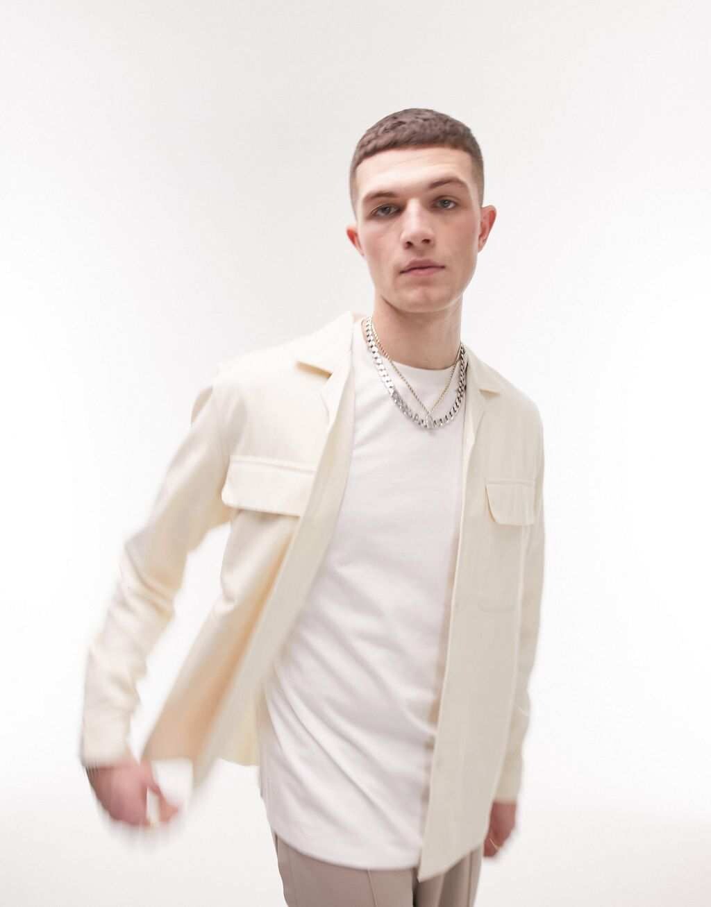 

Удобная рубашка Topman цвета экрю с карманами