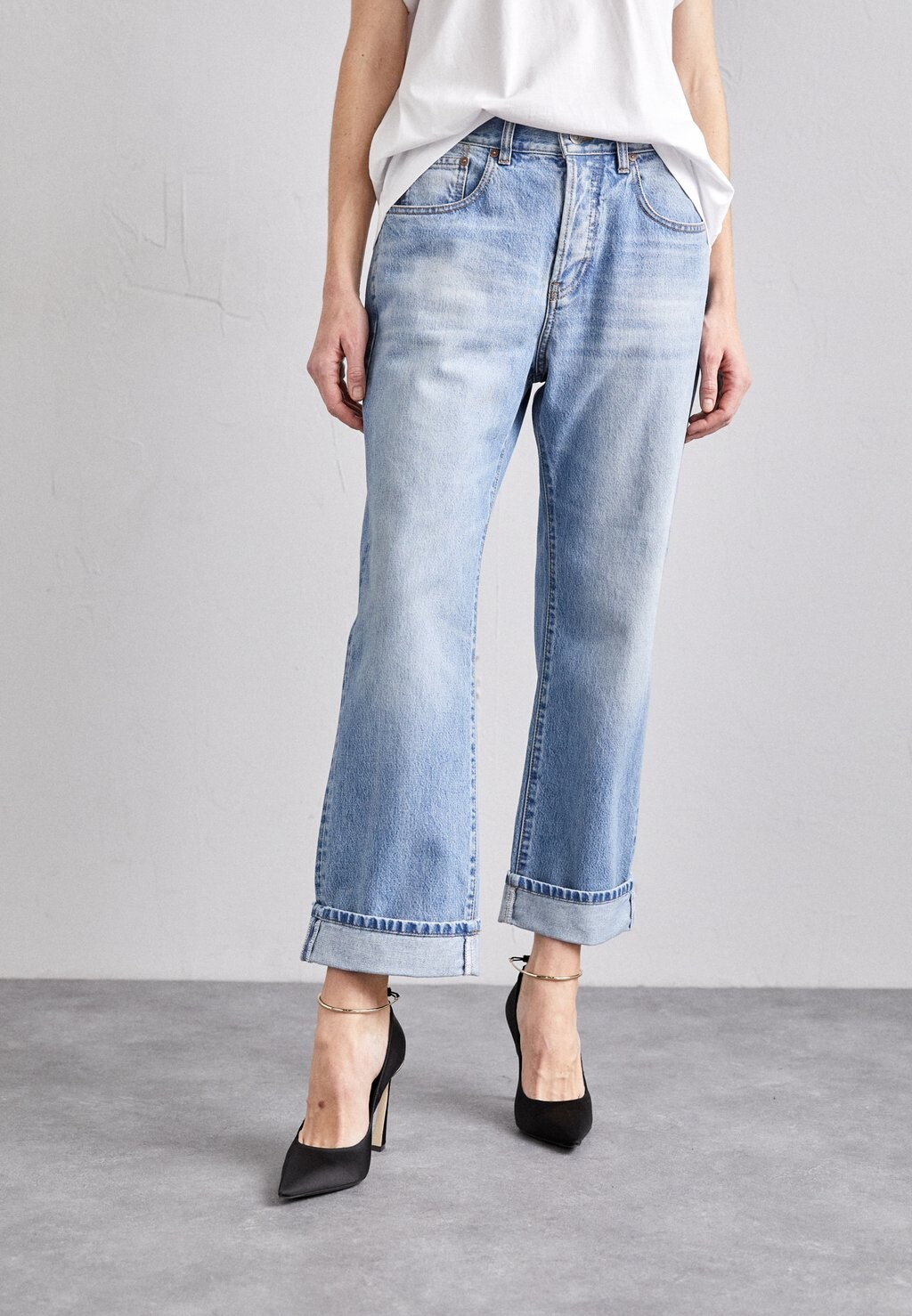 

Джинсы прямого кроя Victoria Beckham, цвет mid-blue wash