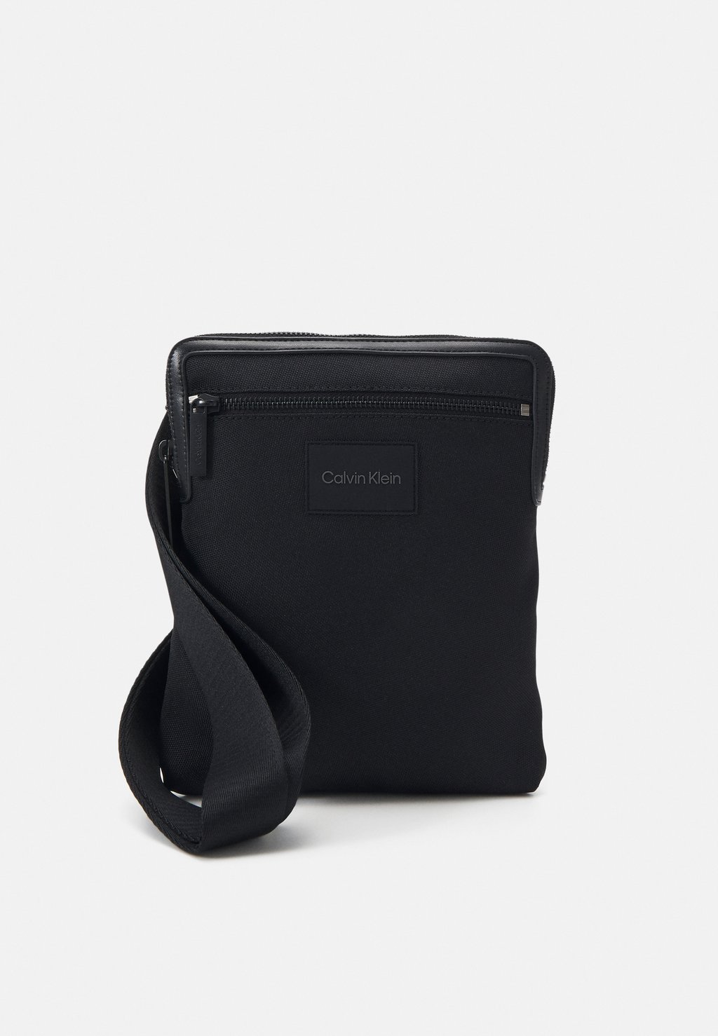 Сумка через плечо REMOTE PRO FLATPACK , цвет black Calvin Klein