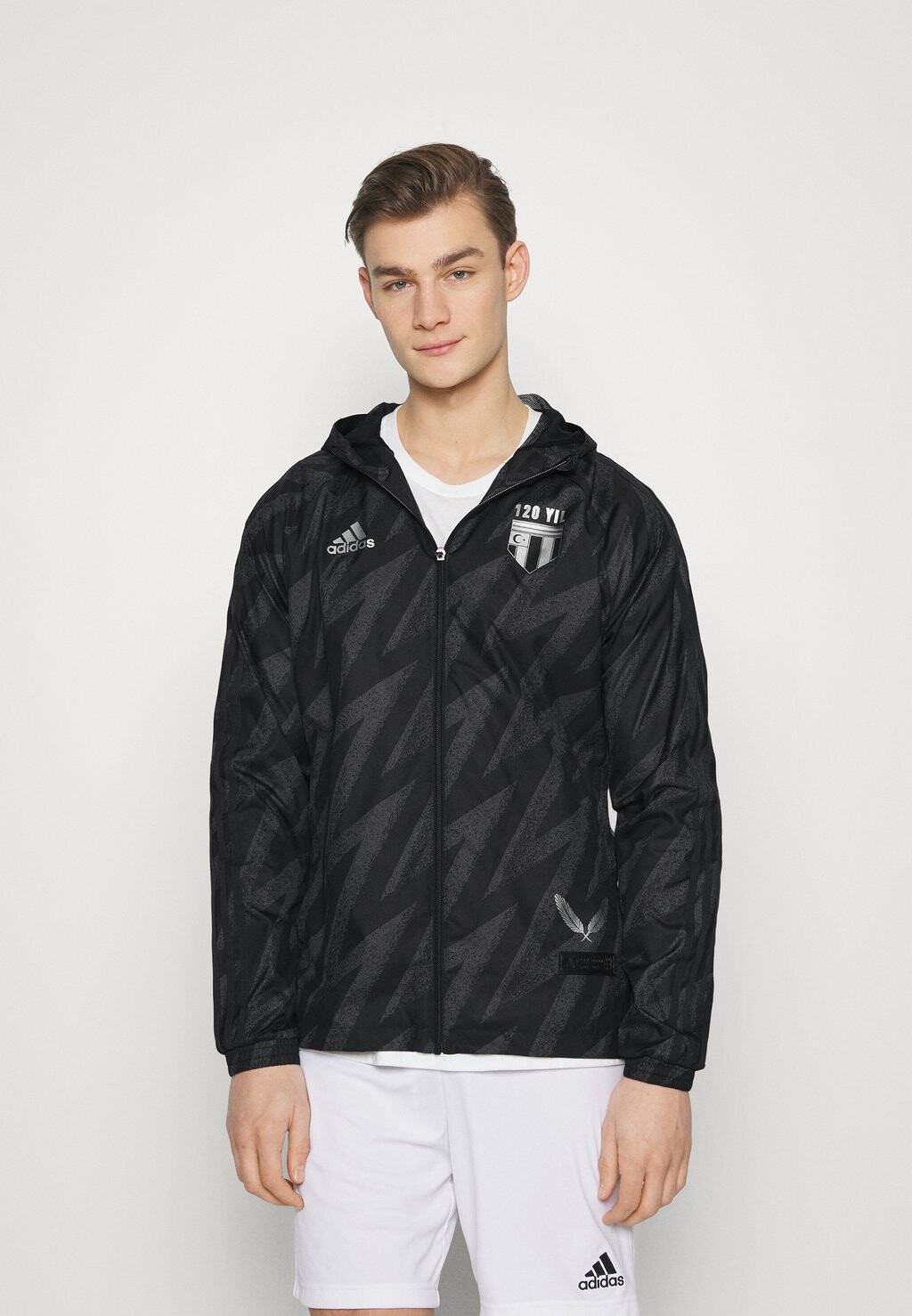 

Спортивный топ Adidas