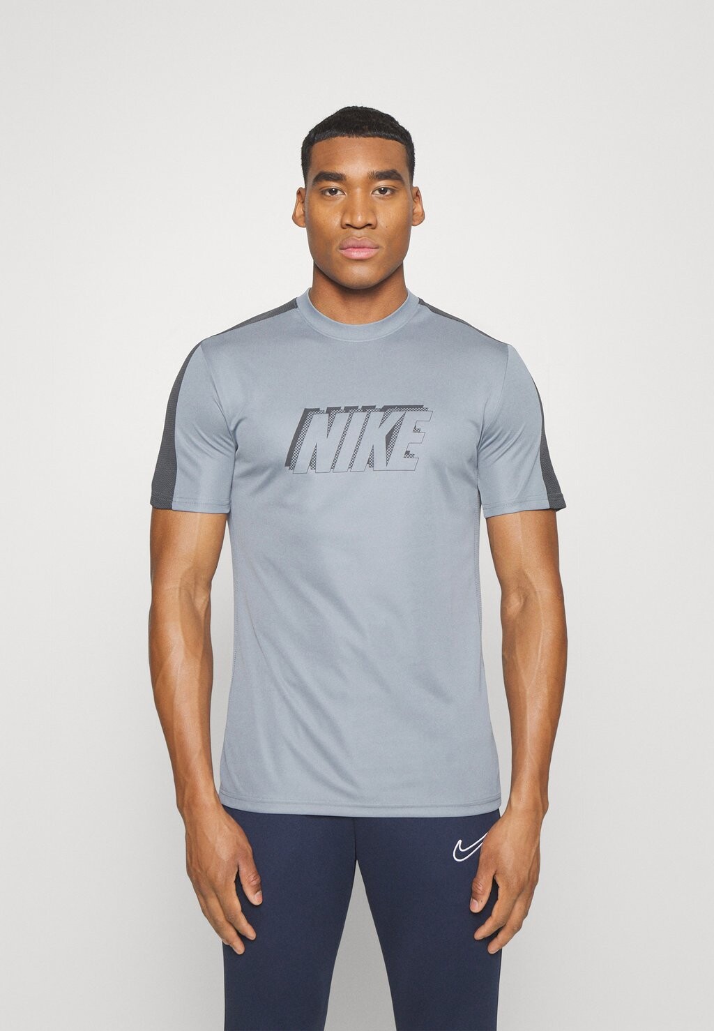 

Футболка Nike