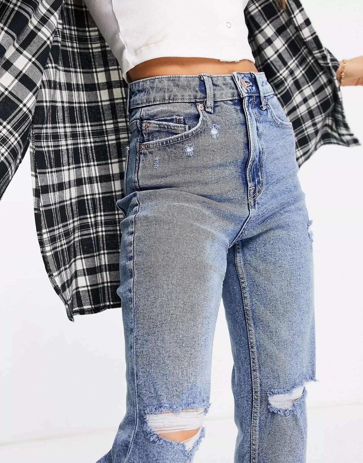 

Узкие джинсы для мам Stradivarius Petite эластичного и рваного цвета настоящего синего цвета