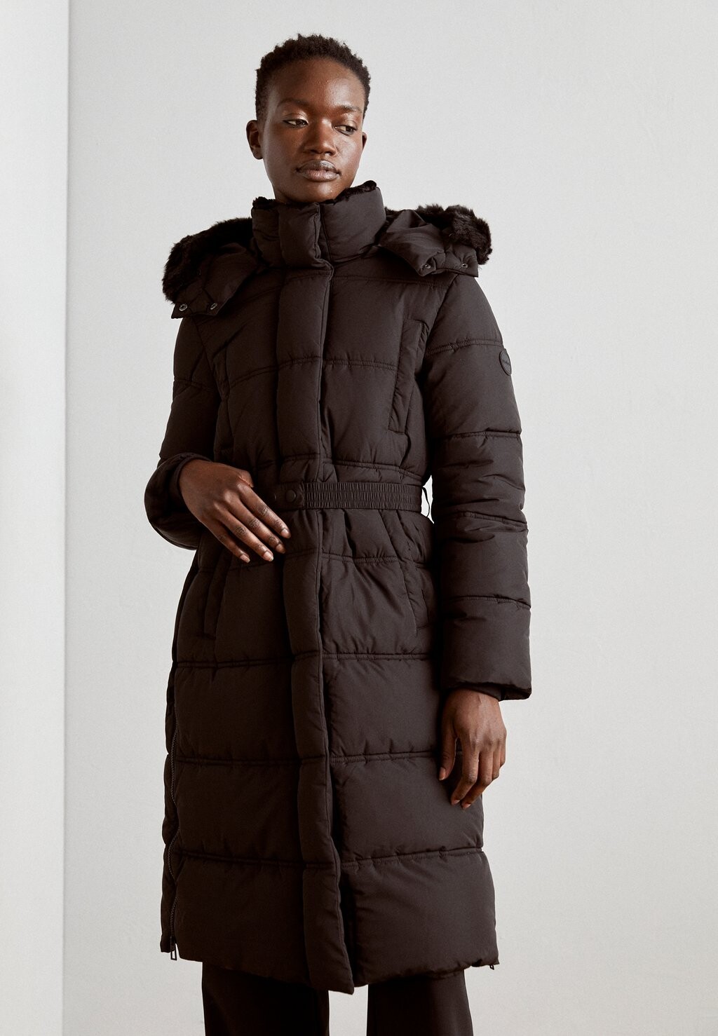 

Зимнее пальто Padded Surrey Desigual, черный