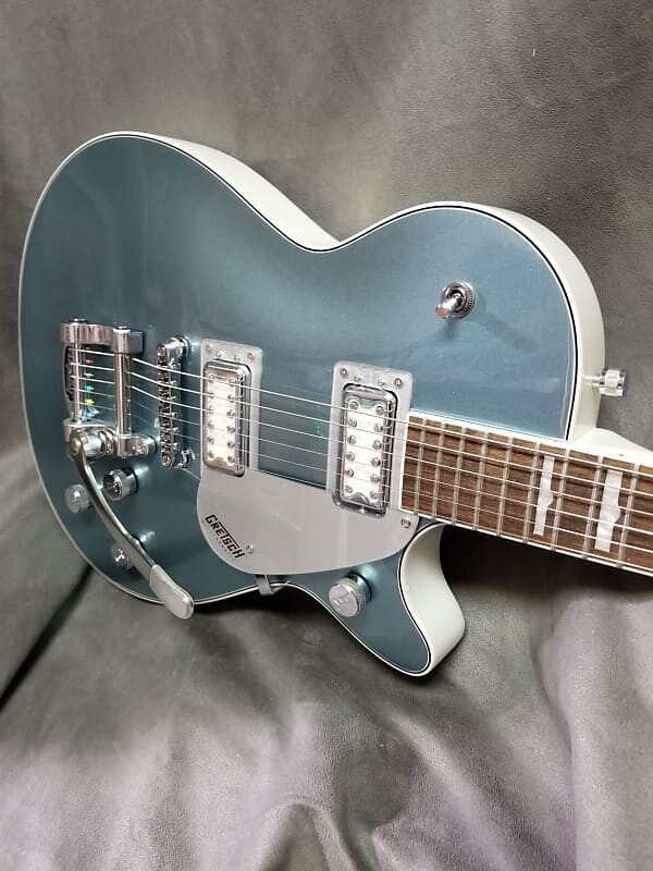 

Электрогитара 2023 Gretsch G5230T-140 140th Anniversary Electromatic Double Platinum Jet Two-Tone Stone Platinum / Pearl Platinum