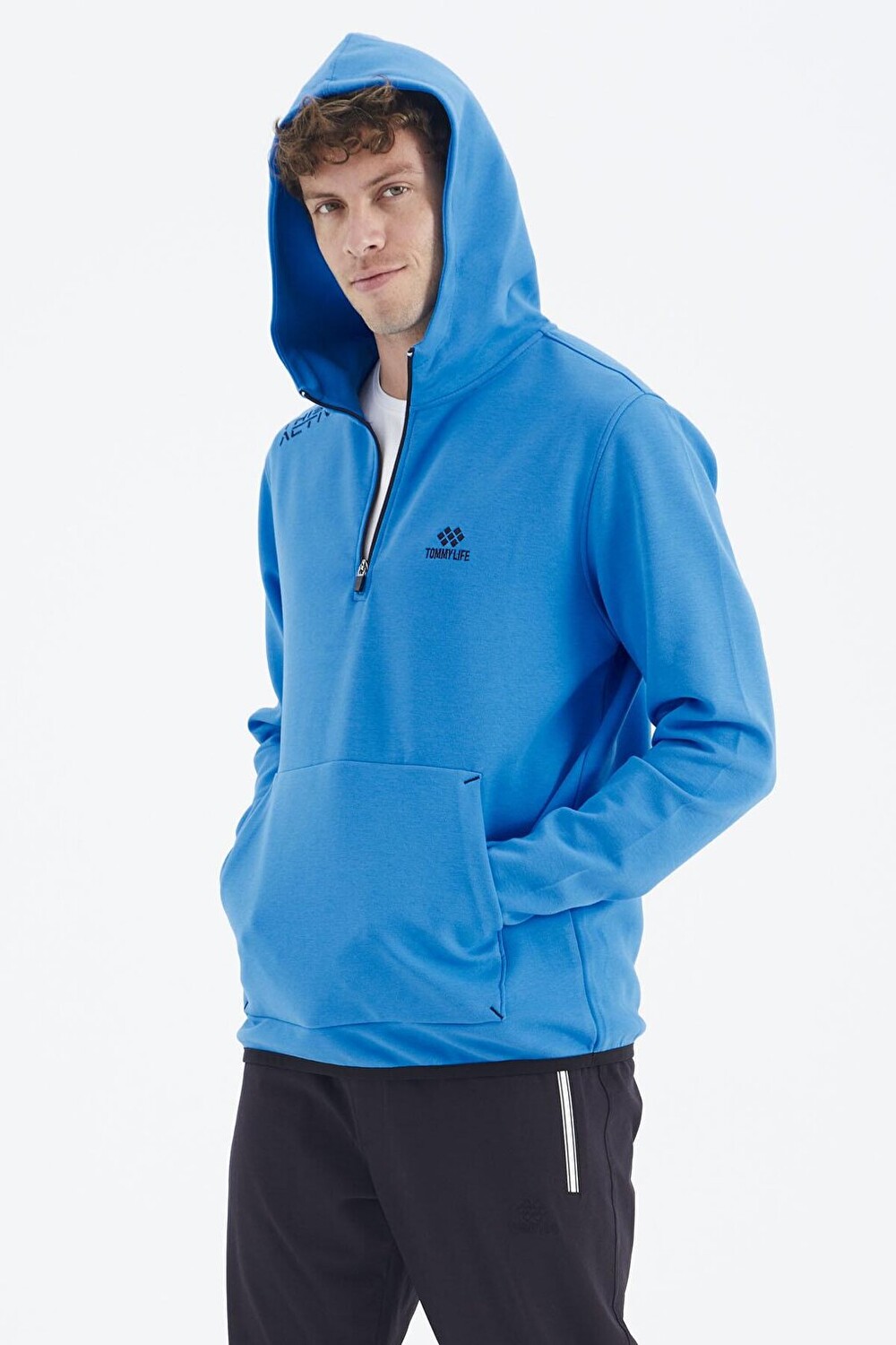 

Мужская толстовка удобного кроя с капюшоном и карманом на молнии Saks TOMMYLIFE