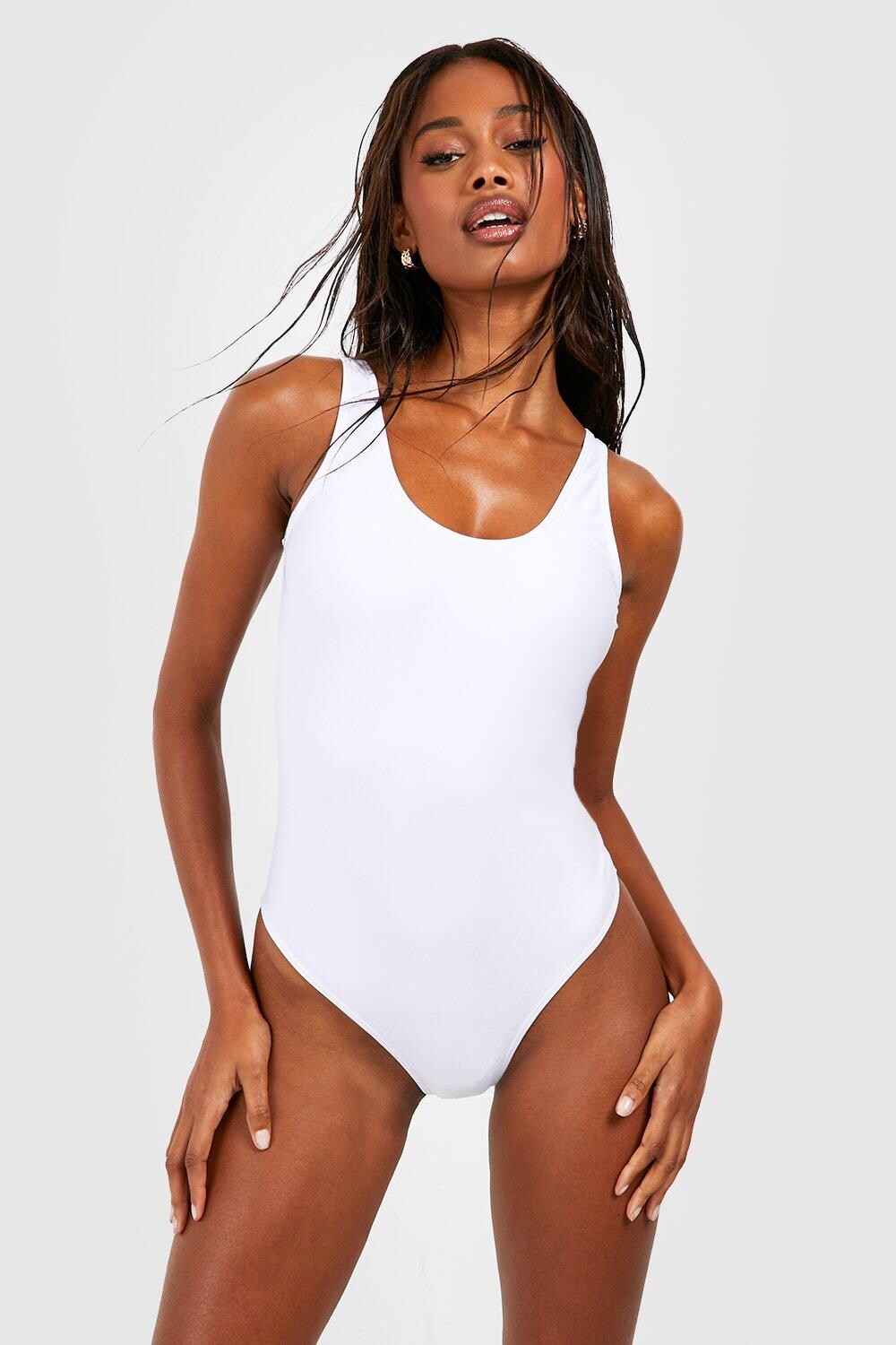 

Купальник с овальным вырезом Essentials boohoo, белый