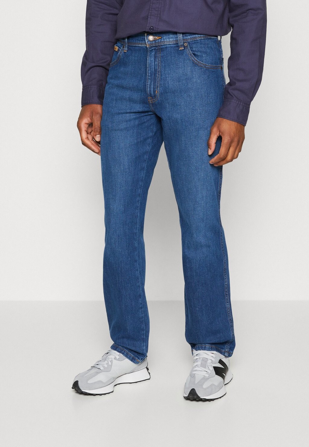 

Джинсы прямого кроя Wrangler