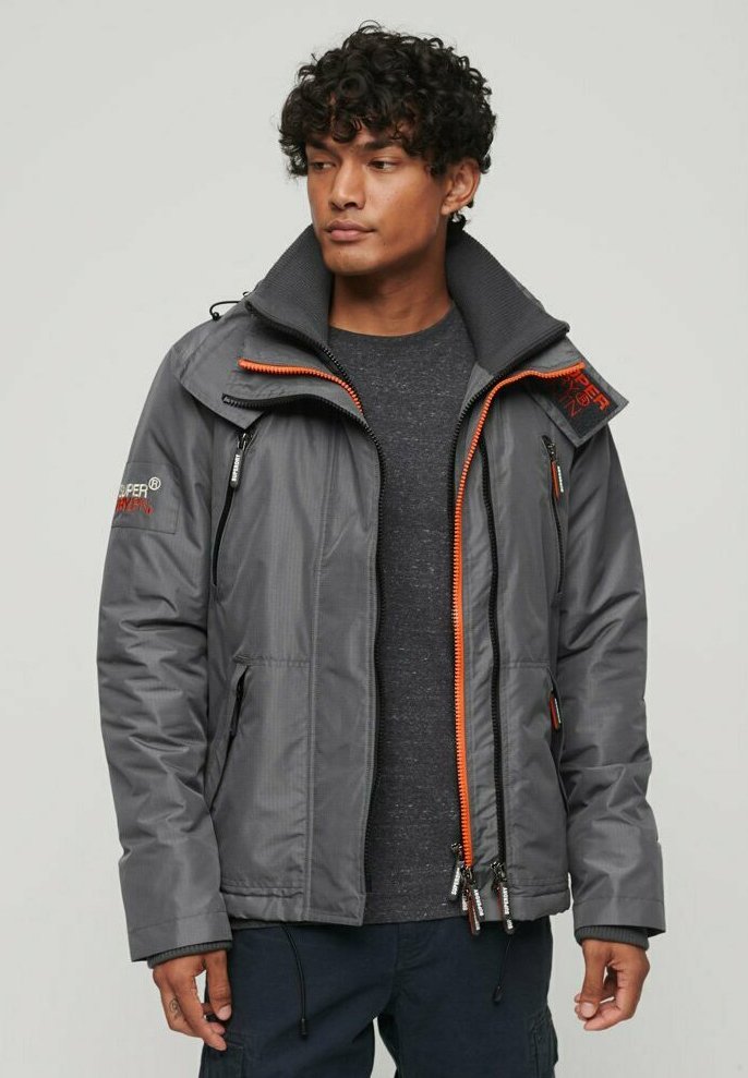 цена Куртка Superdry MOUNTAIN SD WINDCHEATER, цвет charcoal