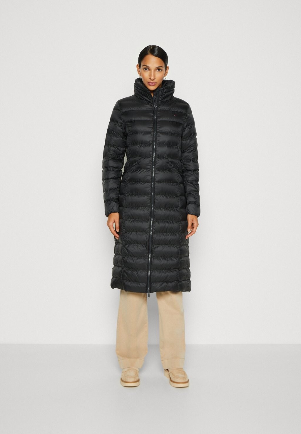 

Зимнее пальто Tommy Hilfiger PADDED GLOBAL STRIPE MAXI, черный