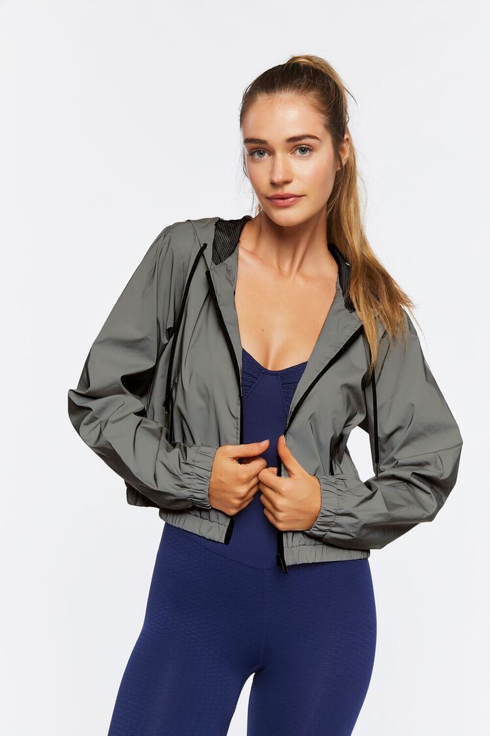 

Активная светоотражающая куртка-ветровка Forever 21, серебряный, Серый