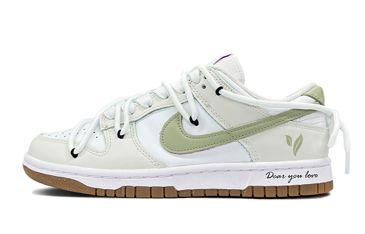 

Кроссовки Nike Dunk Low для скейтбординга женские