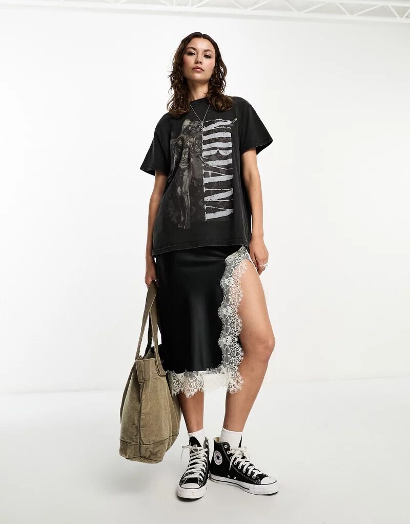 

Черная футболка Stradivarius STR Nirvana