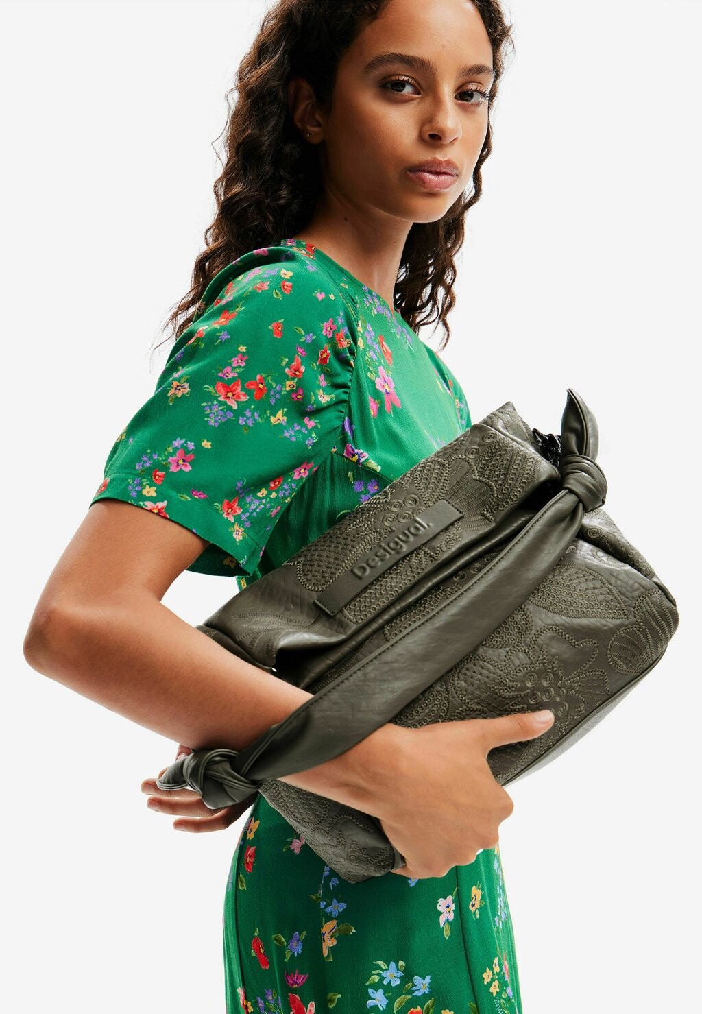 

Сумочка MIDSIZE EMBROIDERY Desigual, синий