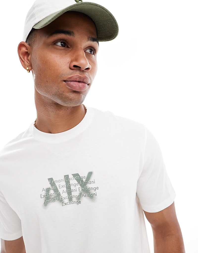 

Белая футболка свободного кроя Armani Exchange с логотипом на груди