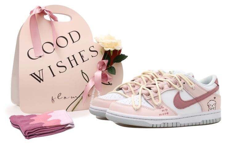 

Женские кроссовки для скейтбординга Nike Dunk