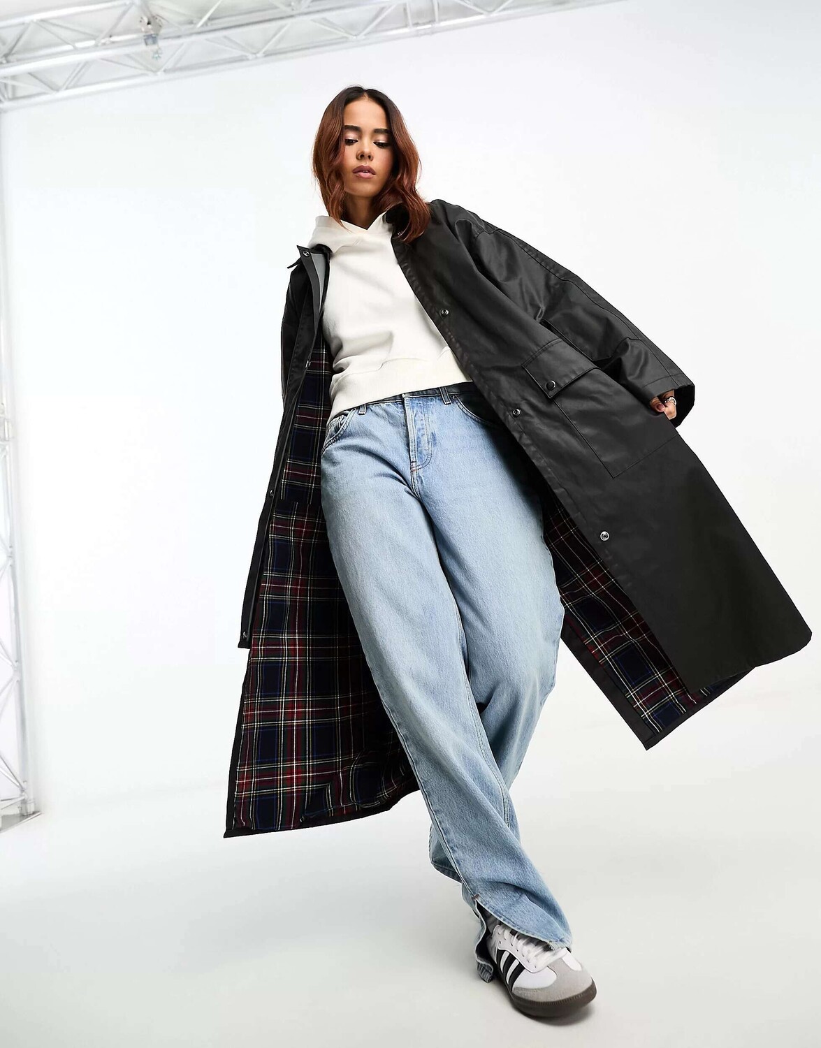 

Черный вощеный плащ с клетчатой ​​подкладкой ASOS