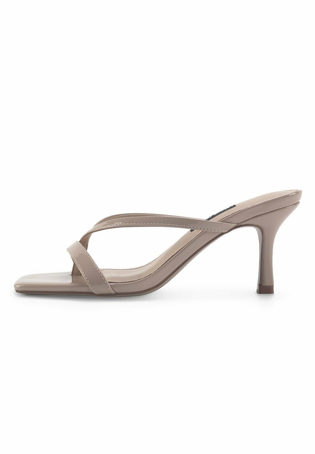 

Шлепанцы Nine West
