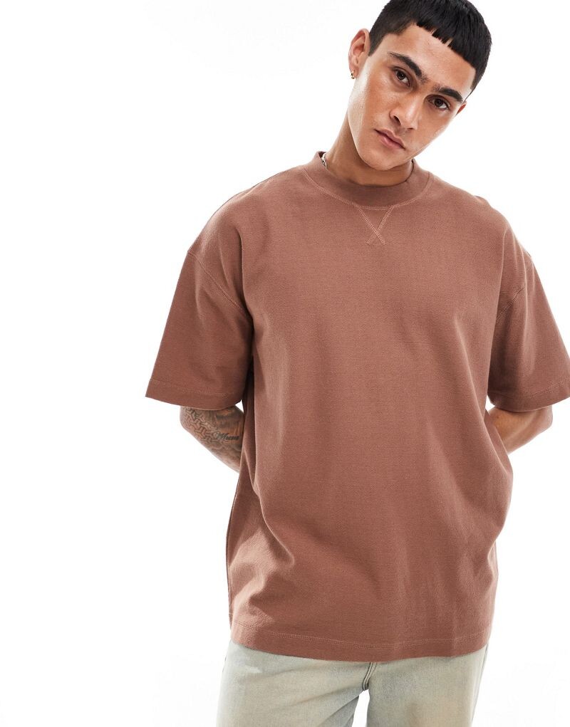 

Коричневая футболка оверсайз с ребристой отделкой ASOS DESIGN