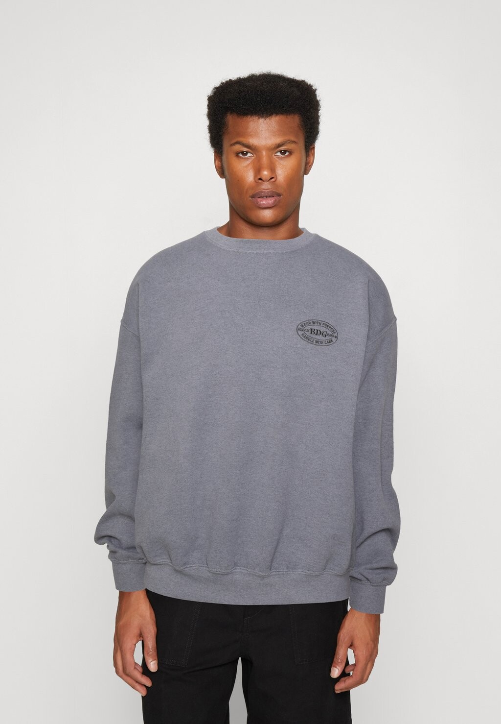 

Толстовка WORKWEAR CREST UNISEX BDG Urban Outfitters, стираный синий