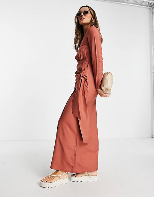 

Ржавое платье макси с юбкой с запахом ASOS DESIGN